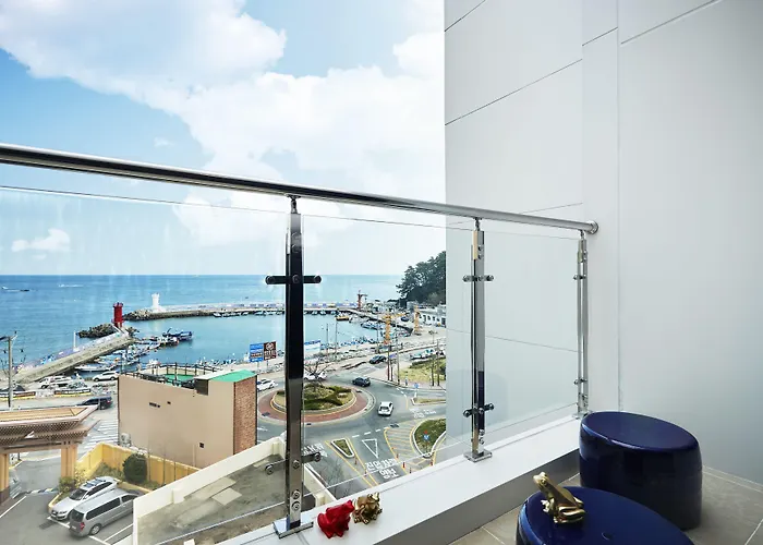 Hongdan Hotel 3*